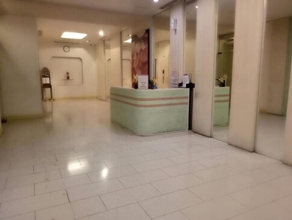 فندق أجنحة دراجون لينك ماكاتي المظهر الخارجي الصورة